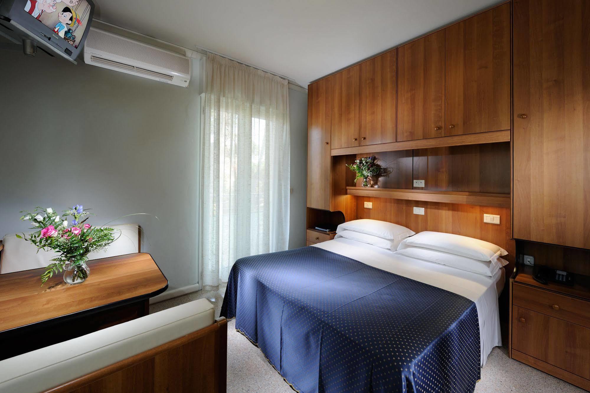 Hotel Mimosa Lignano Sabbiadoro Extérieur photo